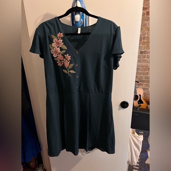 Xhilaration Dresses & Skirts - Target Xhilaration Turquoise Dress with embroidered flowers.